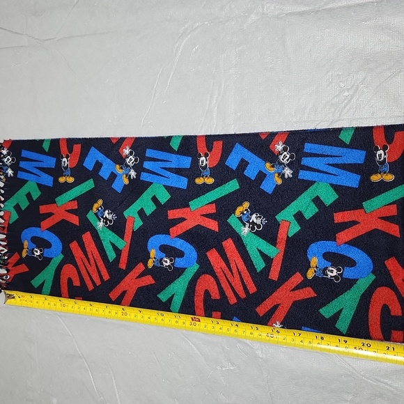 Micky Mouse Scarf - Picture 2 of 3